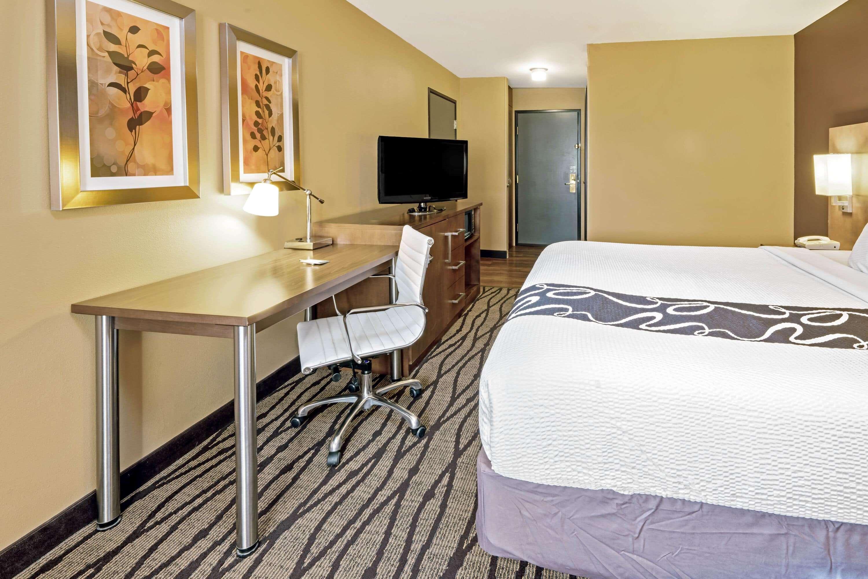 La Quinta By Wyndham Butte Hotell Eksteriør bilde